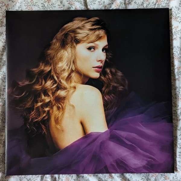 Taylor Swift - Image 1